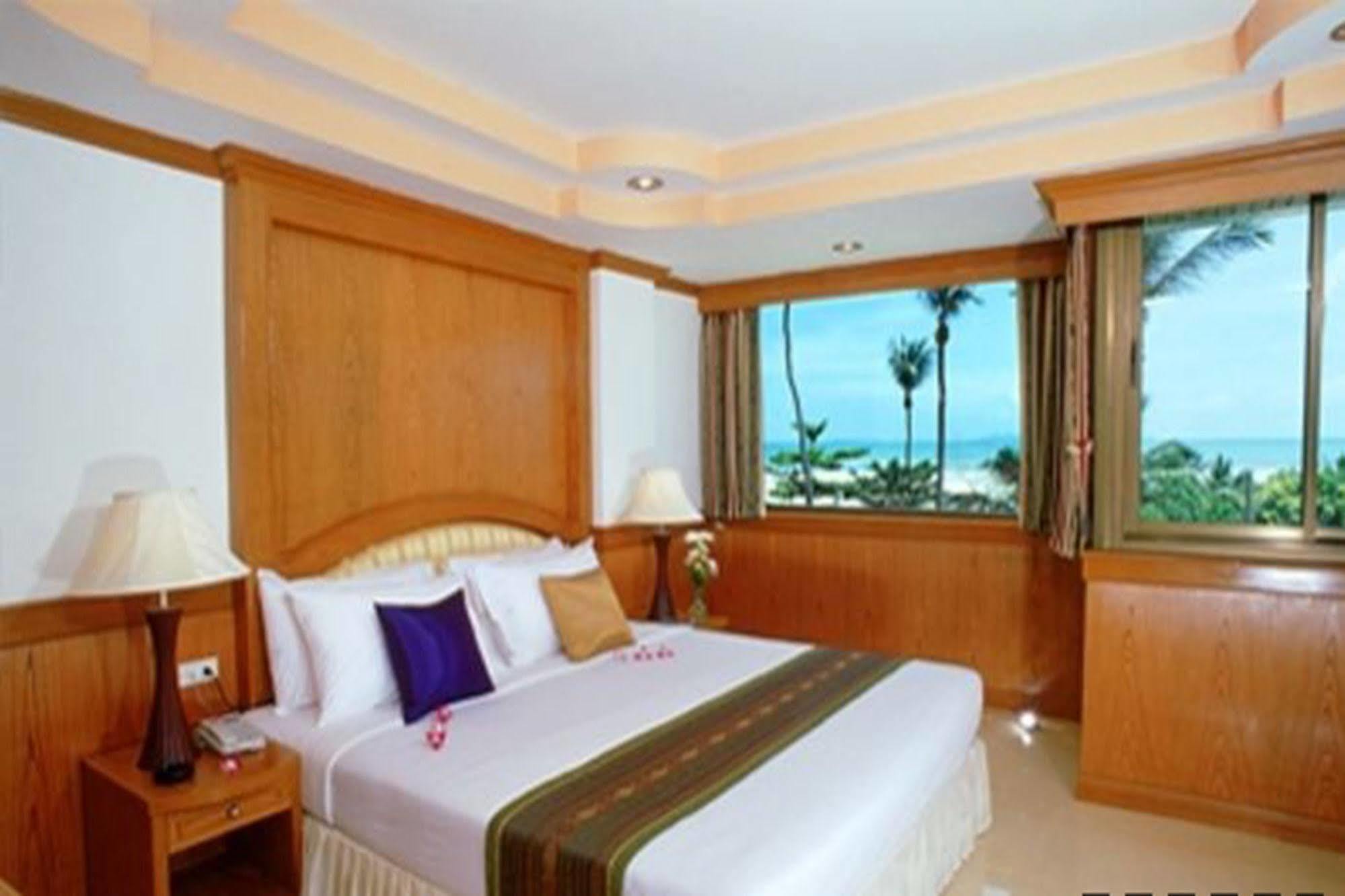 Grand Sea View Beach Resotel Lipa Noi Exterior foto